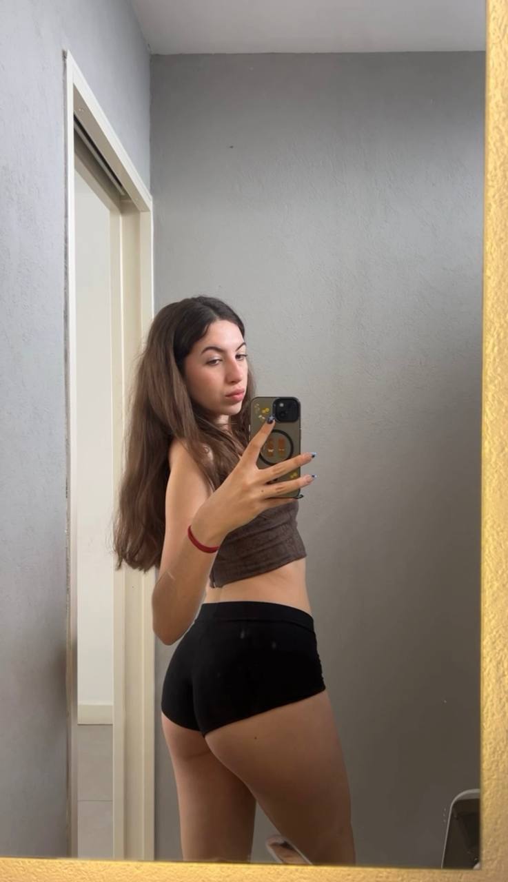 Amber in her underwear in Mira Bhayandar