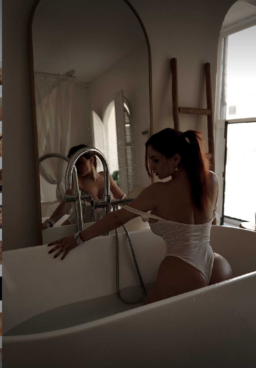 A playful frame from Miranda Faith nude — online in Mira Bhayandar