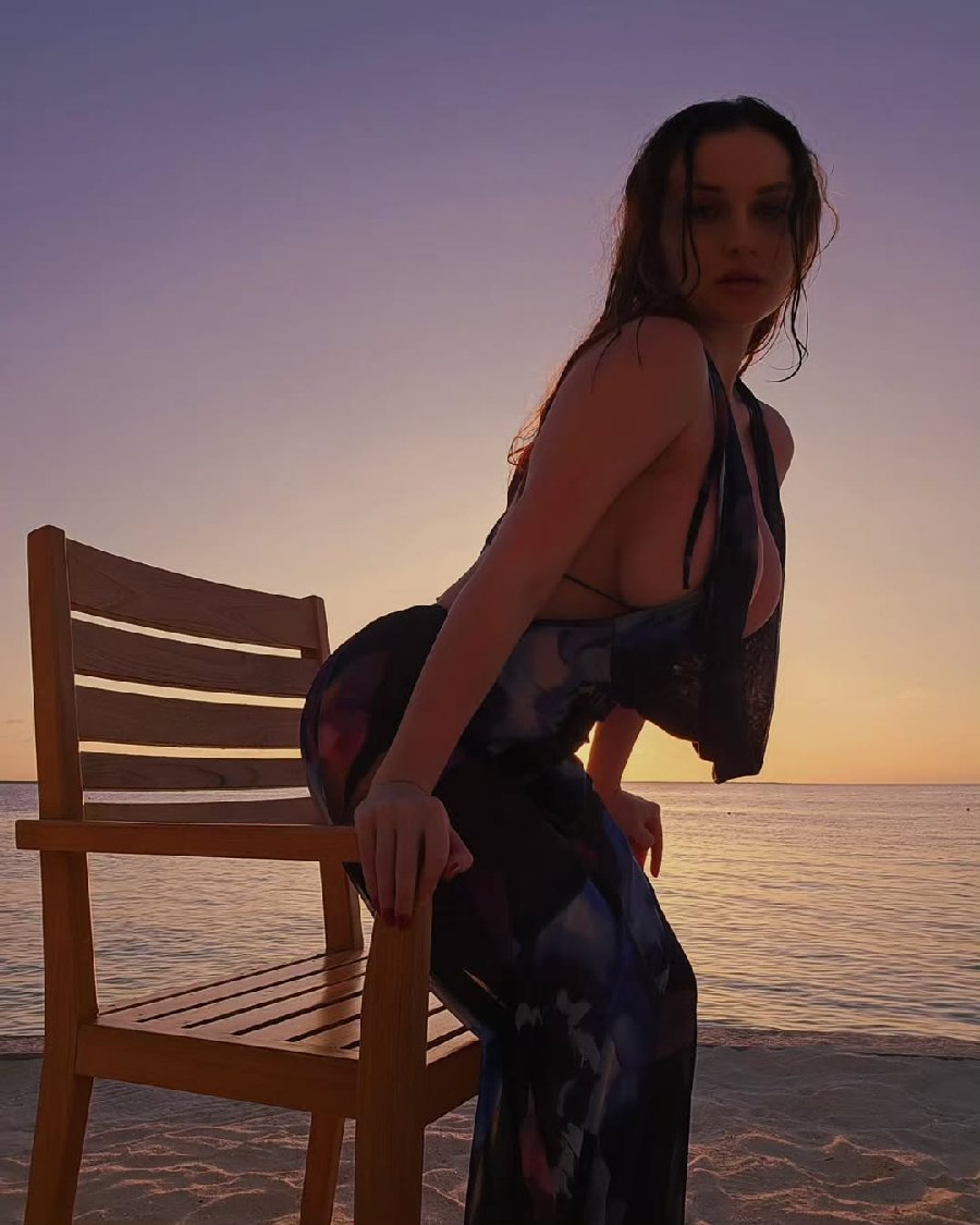 Sexy girl Miranda Faith nude in Mira Bhayandar