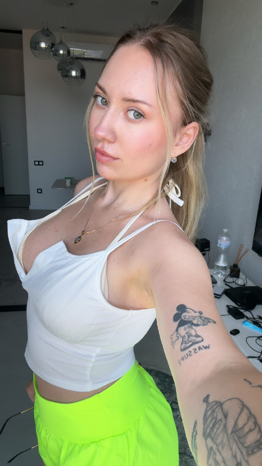 KateV in her underwear in Mira Bhayandar