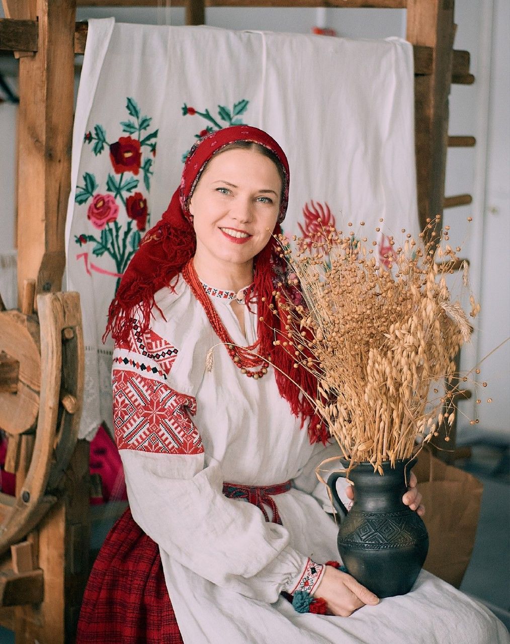Women in Slavic costumes in Mira Bhayandar