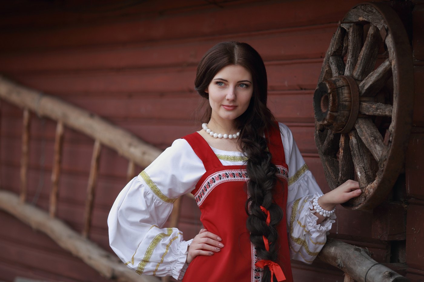 Girls in Slavic costumes in Mira Bhayandar