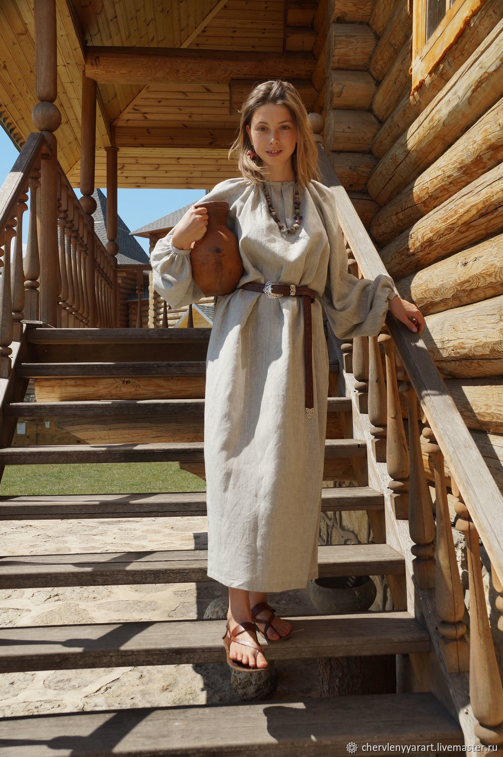 Girls in Slavic costumes in Mira Bhayandar