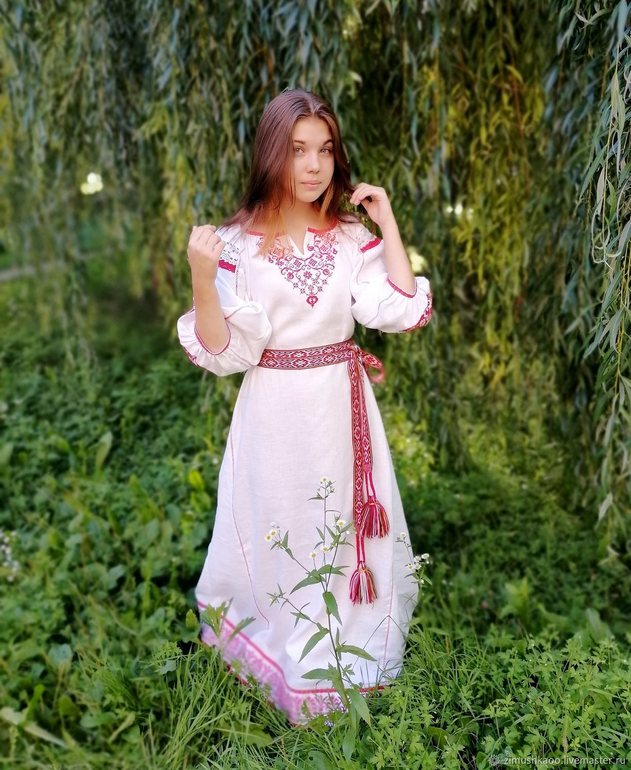 Girl Girls in Slavic costumes in Mira Bhayandar
