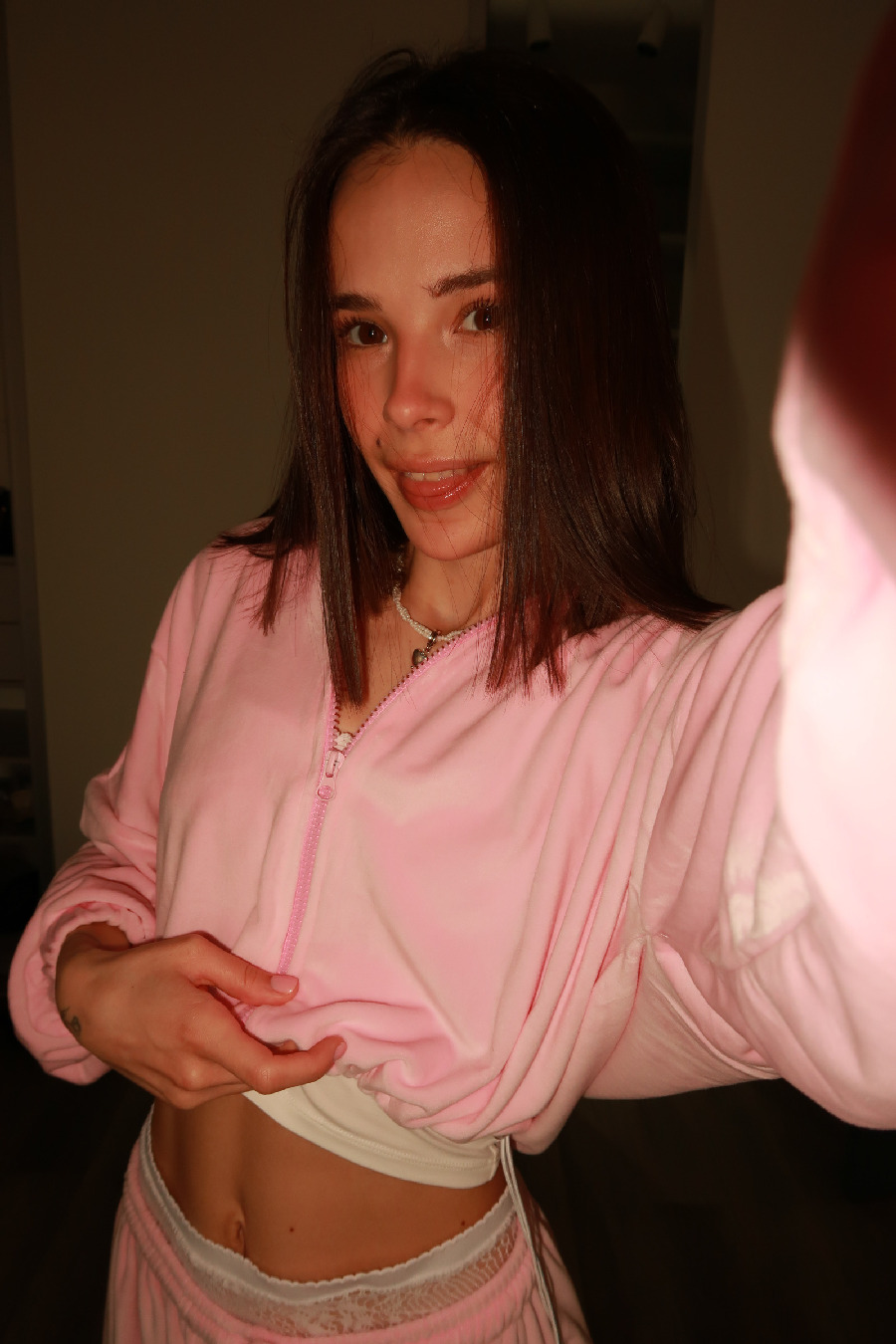 Tina brings the glow — live moments in Mira Bhayandar